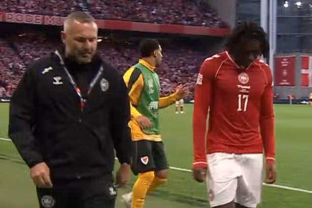 Man Utd dealt second injury blow as star limps off after Bruno Fernandes issue