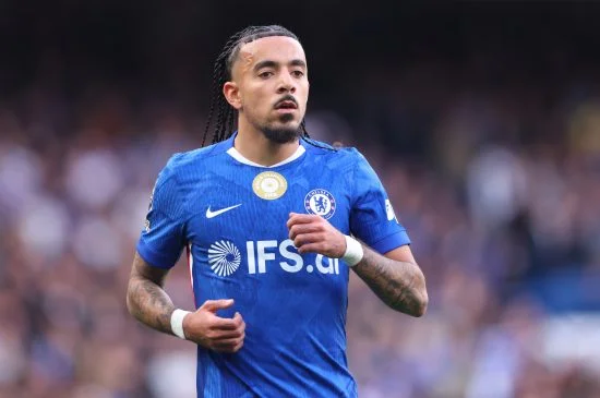 Chelsea need to answer big question about full back’s future as PSG, Juventus and Tottenham join race